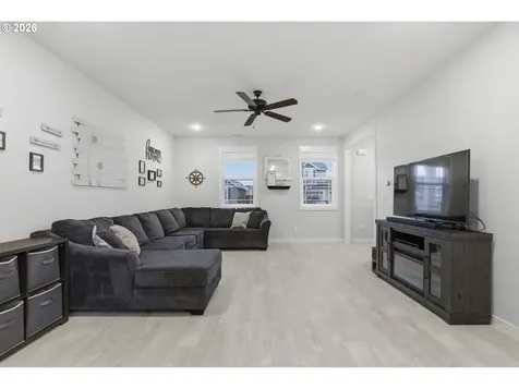 5115 Constellation Avenue NE Salem OR 97305