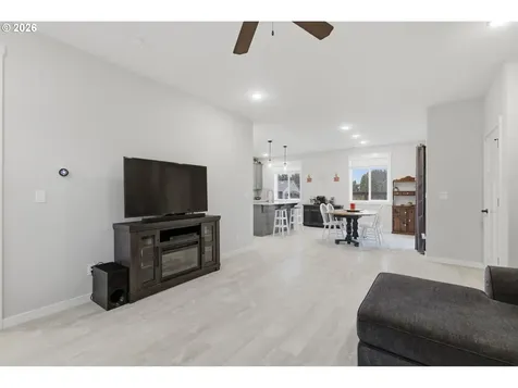 5115 Constellation Avenue NE Salem OR 97305