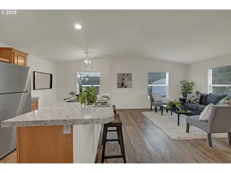 87886 Cedar Flat Road Springfield OR 97478