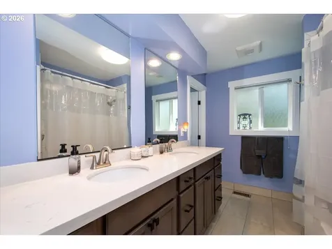 10339 SW 40th Avenue Portland OR 97219