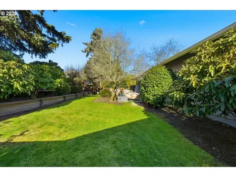 10339 SW 40th Avenue Portland OR 97219