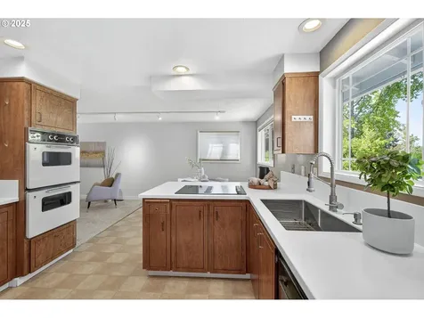 7324 SE 113th Avenue Portland OR 97266
