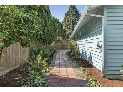 7324 SE 113th Avenue Portland OR 97266