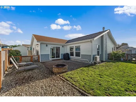 2669 Cedar Loop Drive Bandon OR 97411