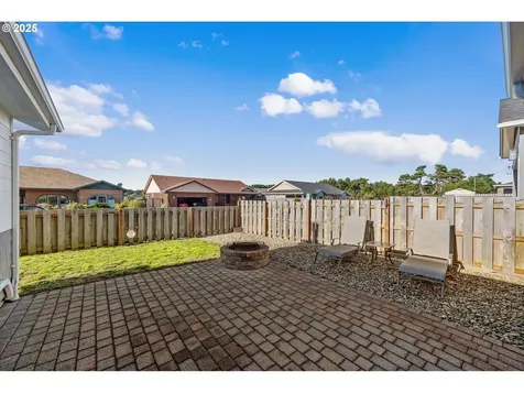 2669 Cedar Loop Drive Bandon OR 97411