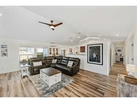 2669 Cedar Loop Drive Bandon OR 97411