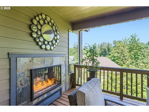 10183 NW Crossing Drive Portland OR 97229