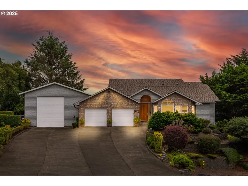 1055 NW Estate Drive Seal Rock OR 97376