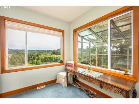 1055 NW Estate Drive Seal Rock OR 97376
