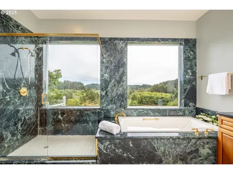 1055 NW Estate Drive Seal Rock OR 97376