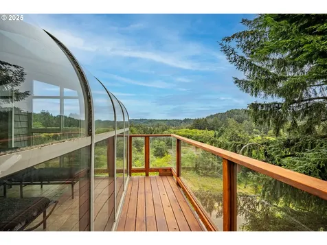 1055 NW Estate Drive Seal Rock OR 97376