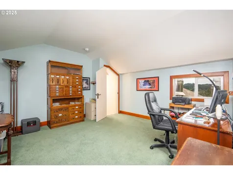 1055 NW Estate Drive Seal Rock OR 97376