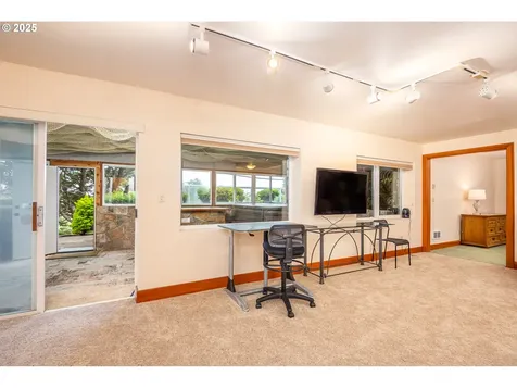 1055 NW Estate Drive Seal Rock OR 97376