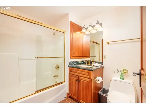 1055 NW Estate Drive Seal Rock OR 97376