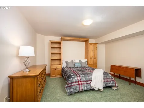 1055 NW Estate Drive Seal Rock OR 97376