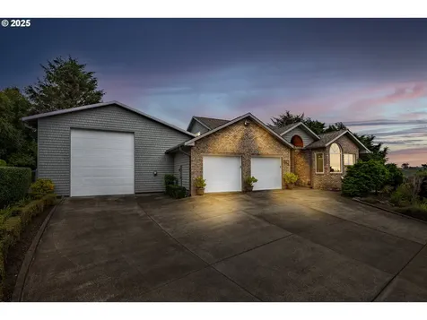 1055 NW Estate Drive Seal Rock OR 97376