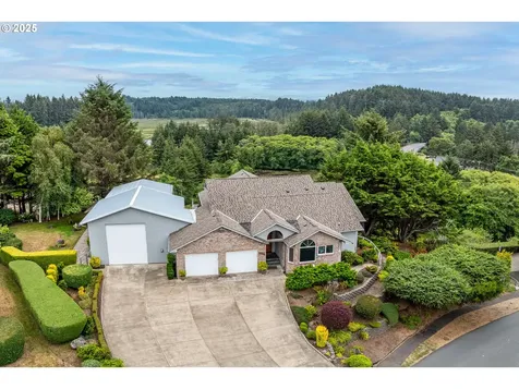 1055 NW Estate Drive Seal Rock OR 97376