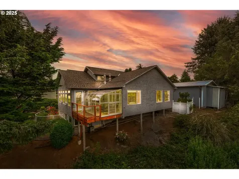 1055 NW Estate Drive Seal Rock OR 97376