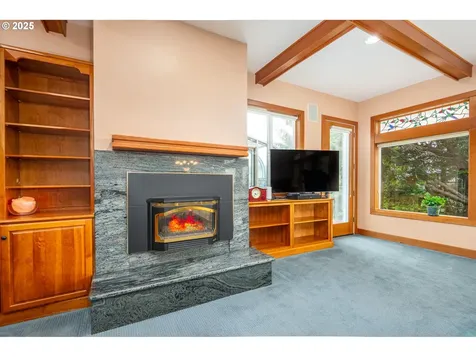 1055 NW Estate Drive Seal Rock OR 97376
