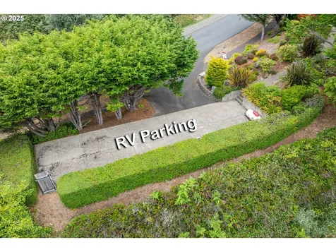 1055 NW Estate Drive Seal Rock OR 97376