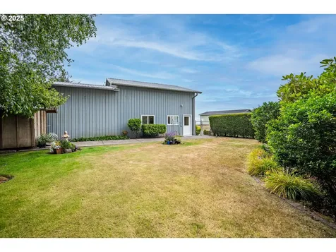 1055 NW Estate Drive Seal Rock OR 97376