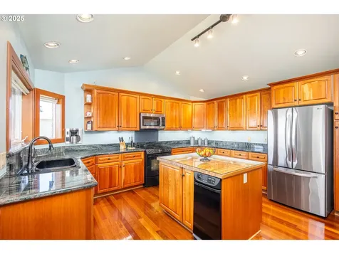 1055 NW Estate Drive Seal Rock OR 97376