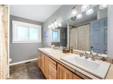 3817 SE Spruce Street Hillsboro OR 97123