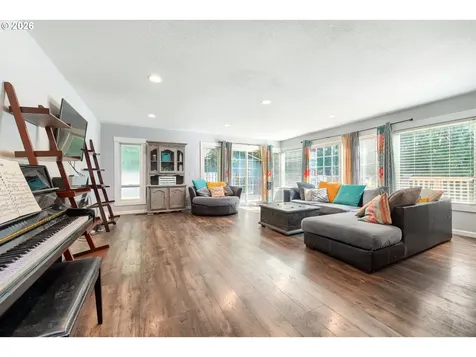 3817 SE Spruce Street Hillsboro OR 97123