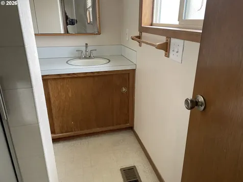 600 Lincoln Avenue Cottage Grove OR 97424
