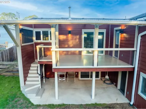 1955 28th Street Coos Bay OR 97420