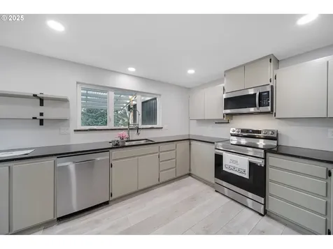 1955 28th Street Coos Bay OR 97420