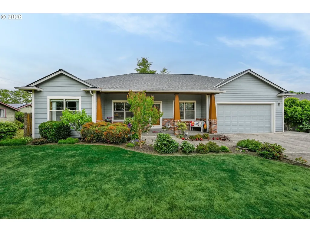 537 E Monroe Street Carlton OR 97111