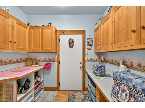 537 E Monroe Street Carlton OR 97111
