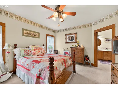 537 E Monroe Street Carlton OR 97111