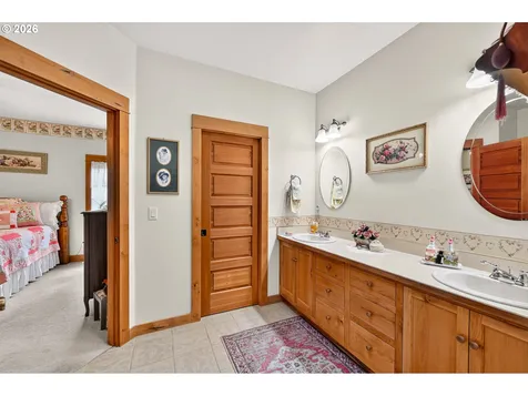 537 E Monroe Street Carlton OR 97111