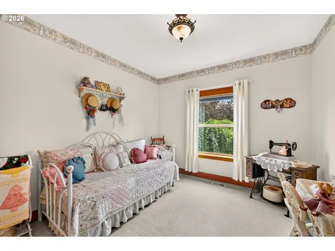 537 E Monroe Street Carlton OR 97111