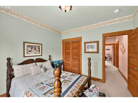 537 E Monroe Street Carlton OR 97111