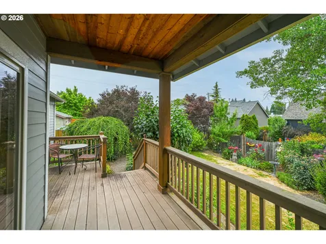 537 E Monroe Street Carlton OR 97111