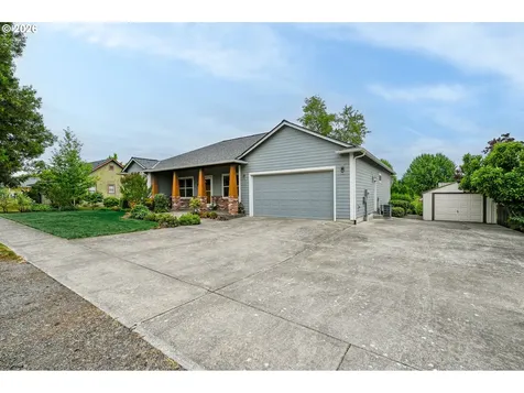 537 E Monroe Street Carlton OR 97111