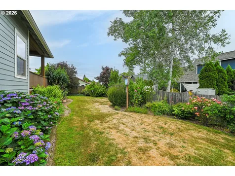 537 E Monroe Street Carlton OR 97111