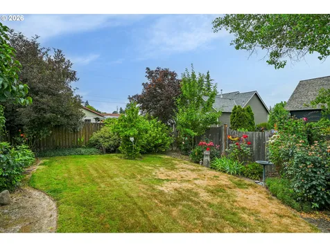 537 E Monroe Street Carlton OR 97111
