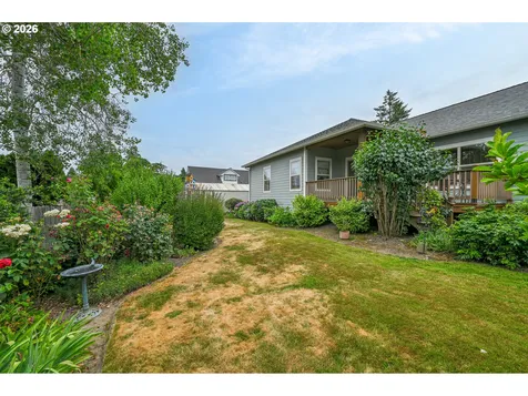 537 E Monroe Street Carlton OR 97111