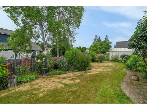 537 E Monroe Street Carlton OR 97111