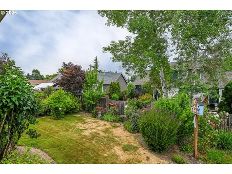 537 E Monroe Street Carlton OR 97111