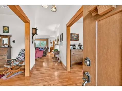 537 E Monroe Street Carlton OR 97111