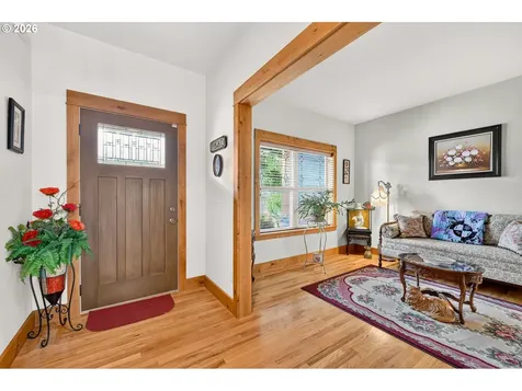 537 E Monroe Street Carlton OR 97111