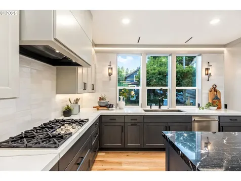 207 S Nebraska Street Portland OR 97239