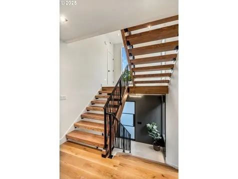 207 S Nebraska Street Portland OR 97239