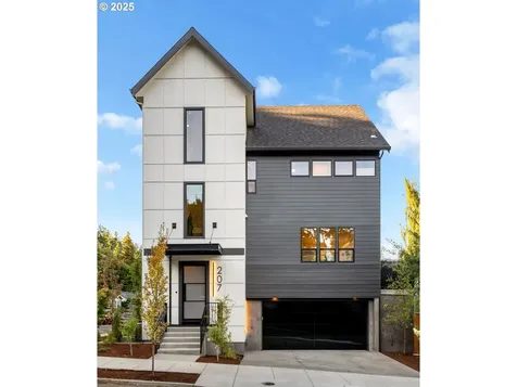 207 S Nebraska Street Portland OR 97239