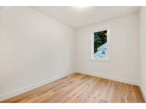 207 S Nebraska Street Portland OR 97239